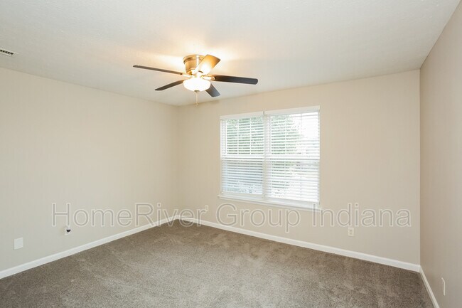 Building Photo - 926 Nature Lake Ct