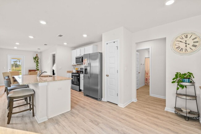 Building Photo - 6723 Atkins Rd