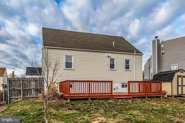 Building Photo - 7909 Aiken Ave