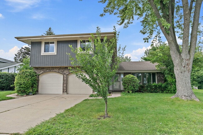 Primary Photo - 1126 Tiverton Ct