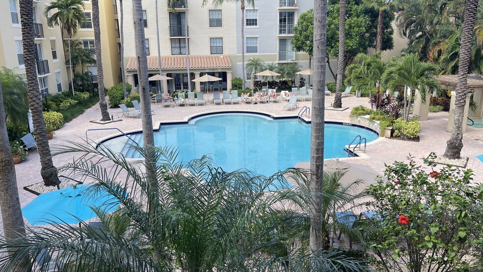 Building Photo - 780 S Sapodilla Ave