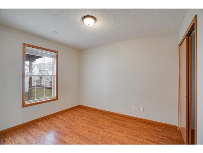 Building Photo - 917 Lindsey Ln
