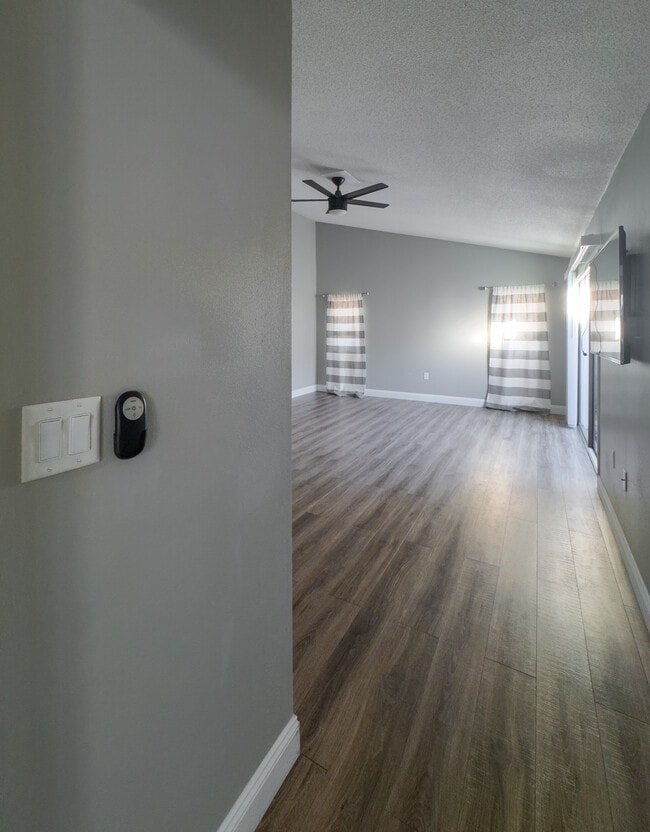 Building Photo - 931 Holbrook Cir