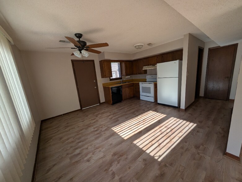 Building Photo - 4207 S 52nd St