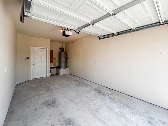 Building Photo - 5524 Dolores Pl