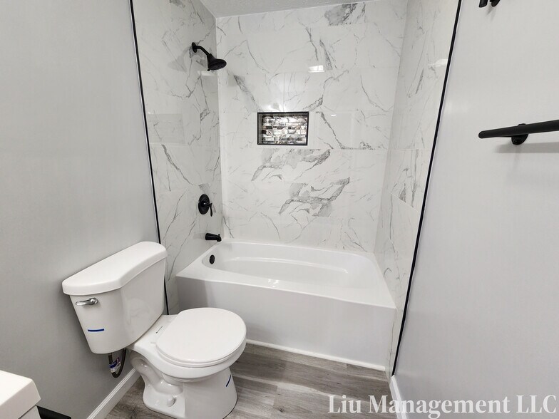 Building Photo - 3708 Dorval Pl
