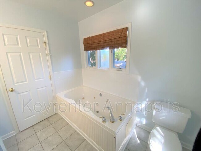 Building Photo - 1161 Green Holly Dr