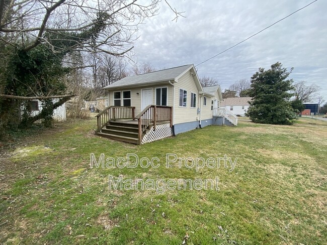 Building Photo - 5472 Riverview Dr