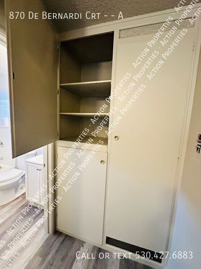 Building Photo - 870 De Bernardi Ct
