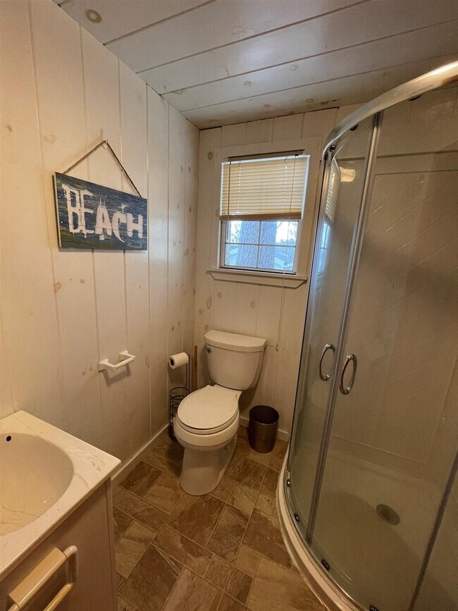 Building Photo - 46 Wards Cove Rd