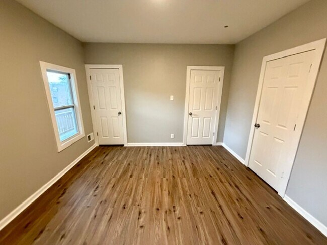 Building Photo - Updated 3-Bedroom Home for Lease – Section 8 Welcome - Call (313)429-3244