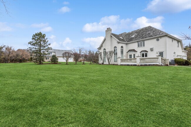 Building Photo - 9200 Falling Waters Dr W