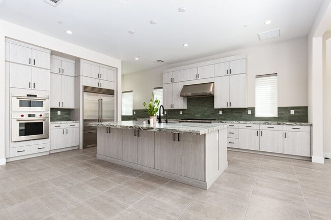 Building Photo - Stunning modern luxury home located in prestigious guard-gated Summerlin community of Ascension