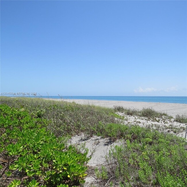 Building Photo - 404 S Beach Rd