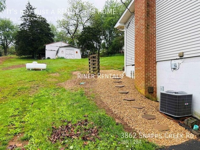 Building Photo - 3862 Snapps Creek Rd