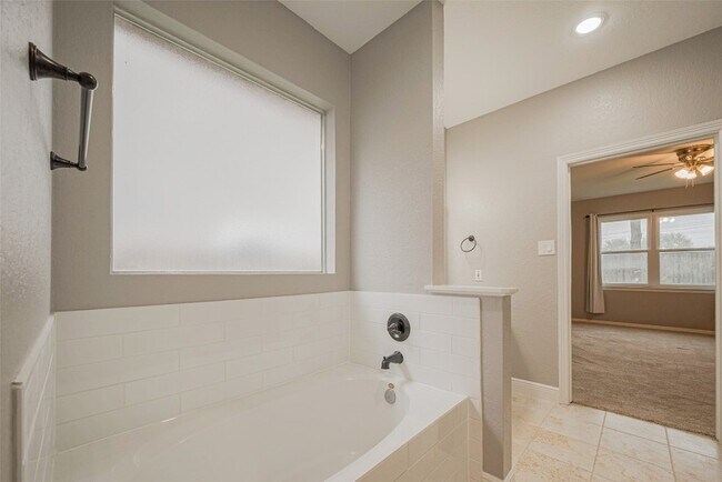 Building Photo - 4510 Sherwood Green Ct