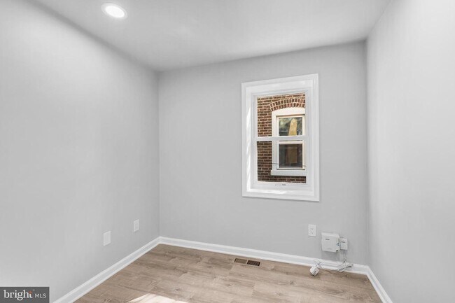 Building Photo - 69 Slocum St