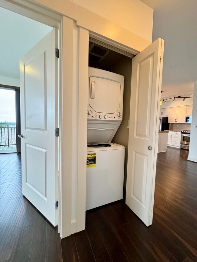 Building Photo - Starpoint Condominiums ~ Issaquah Highlands