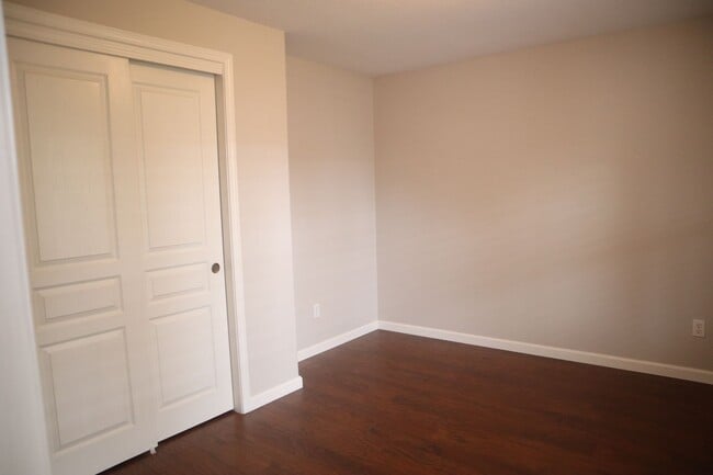 Building Photo - 2522 W 10th St