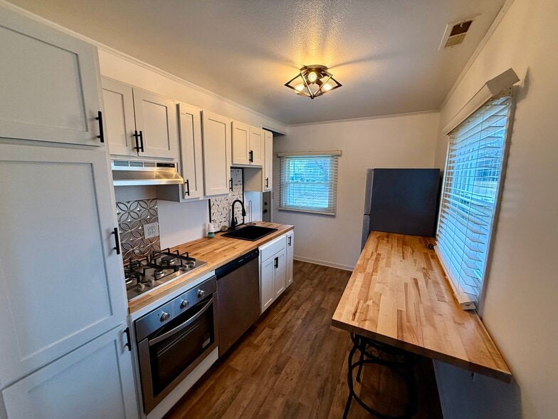 Building Photo - 622 Northview Ave