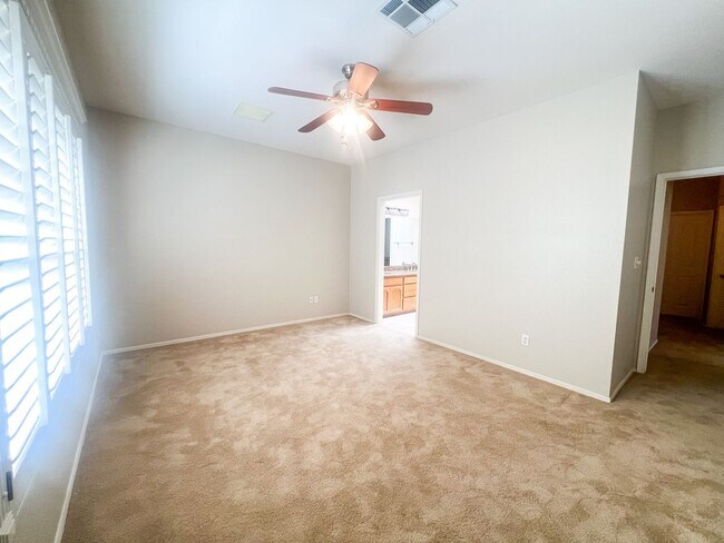 Building Photo - Adorable 3 bedroom 2 bath in Northeast El ...