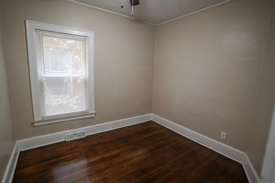 Building Photo - 12078 N Martindale St