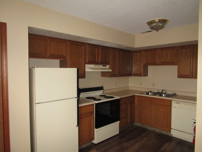 Building Photo - 3 Bedroom Duplex in Albion!!!