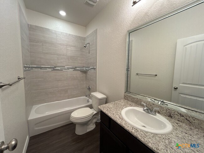 Building Photo - 5112 Rose Gdn Lp