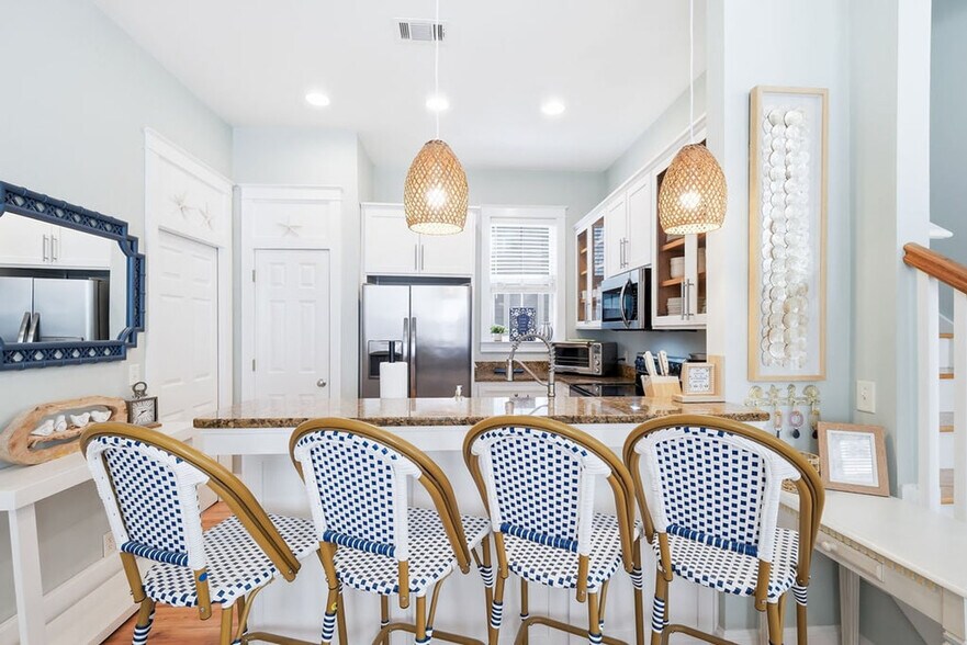 Building Photo - 34 N Ryan St