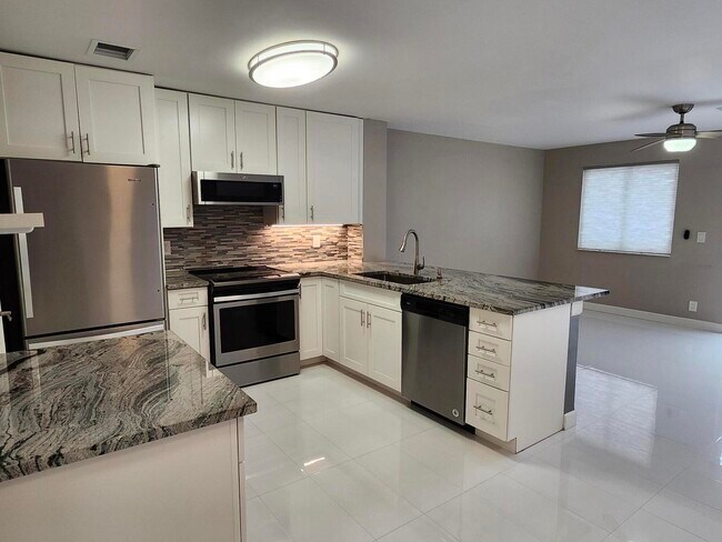 Building Photo - 1919 Discovery Cir E