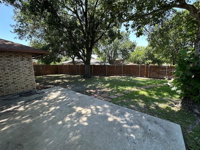 Building Photo - 917 Cherrywood Trail