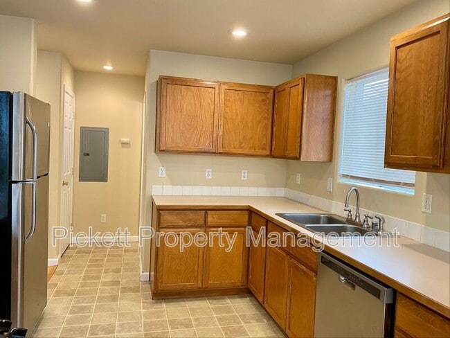 Building Photo - 1118 Park Ave