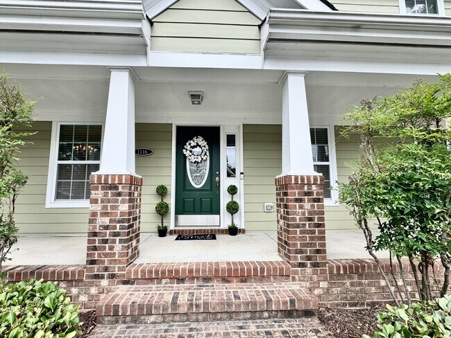 Building Photo - 5 Bedroom Ready NOW! Pet Friendly, Community Pool, Clubhouse, Fitness Center, Kayak Launch, Playg...