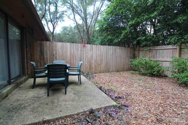 Building Photo - 416 Waycross Ave