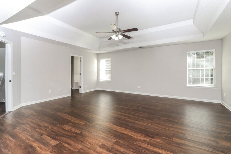 Building Photo - 665 Tomahawk Pl SW