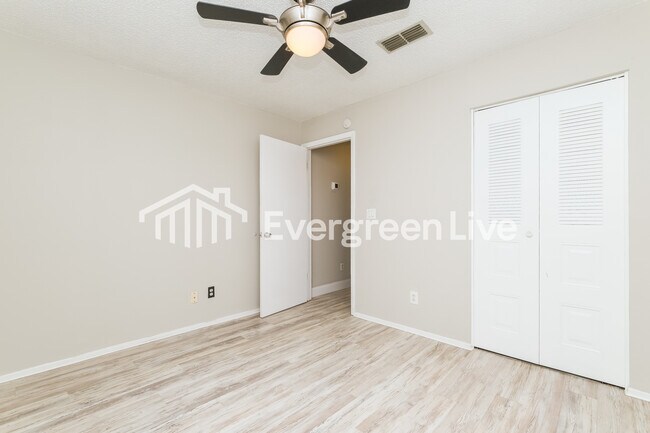 Building Photo - 11507 Smokethorn Dr