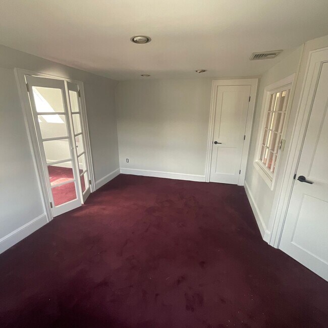 Building Photo - 0 Macdonough Place