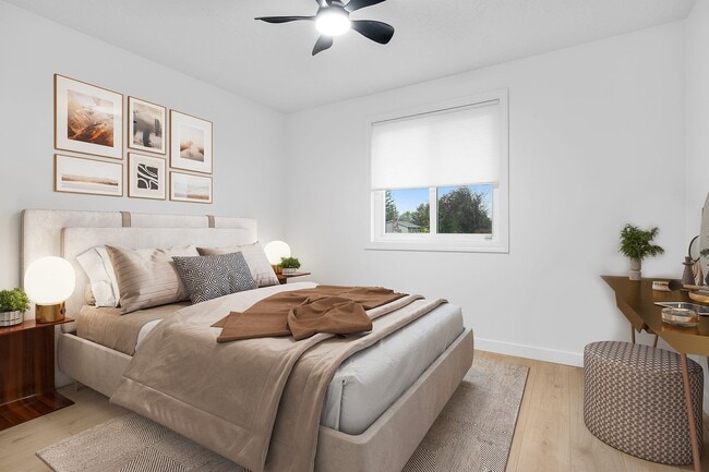 Building Photo - Spacious, renovated 3-bdrm/2-bath ranch-style gem in Troutdale.  W/D, 2-car garage, fireplace
