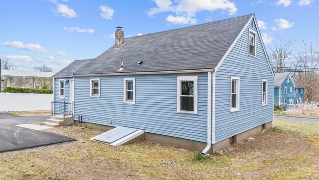 Building Photo - 267 N Washington St