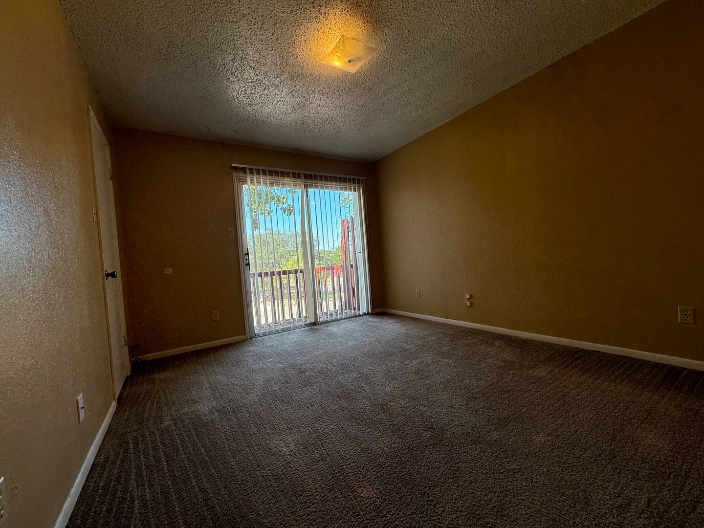 Building Photo - 3008 Chaucer Dr