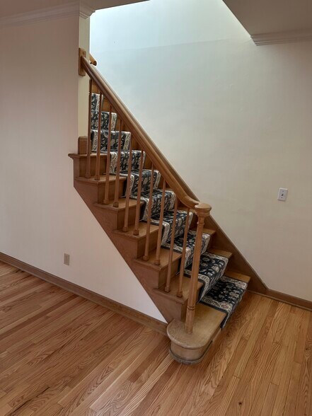 Building Photo - 124 Spruce St