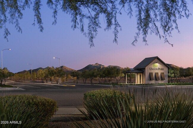 Building Photo - 2024 W Andalusian Trail