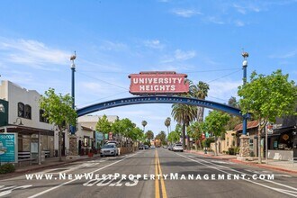 Building Photo - Recently Renovated University Heights 2 Bed 1 Bath with 2 off-street parking spaces! Pet OK!