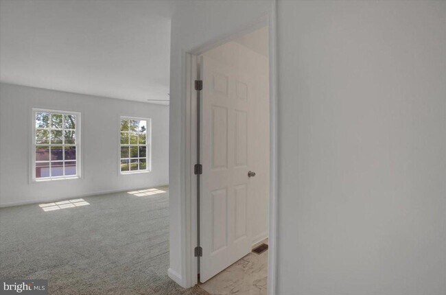 Building Photo - 301 Grandview Ave