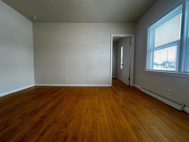 Building Photo - 1017 N Webster Ave