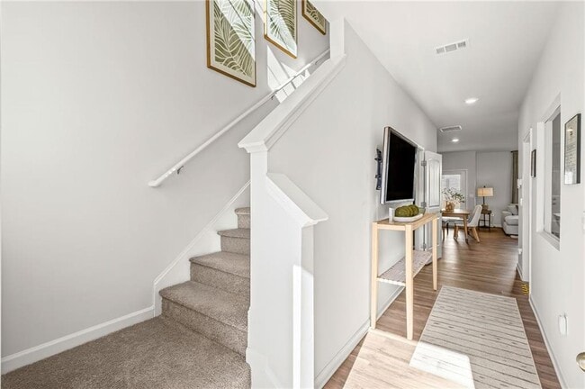 Building Photo - 9 Silverbell Ln NW