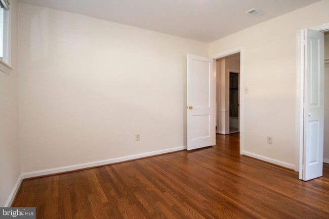 Building Photo - 6733 Gouthier Rd