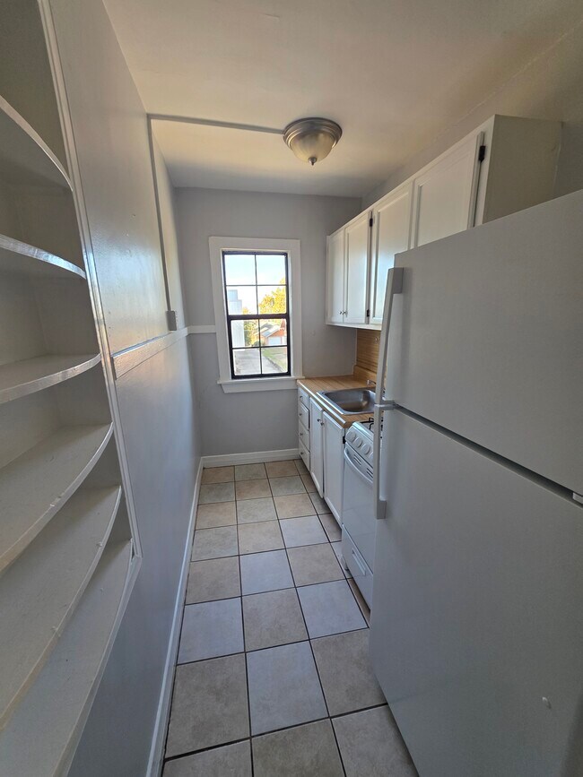 Building Photo - Virginia Ann