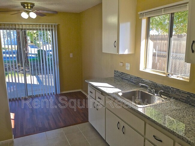 Building Photo - 256 Euclid Pl