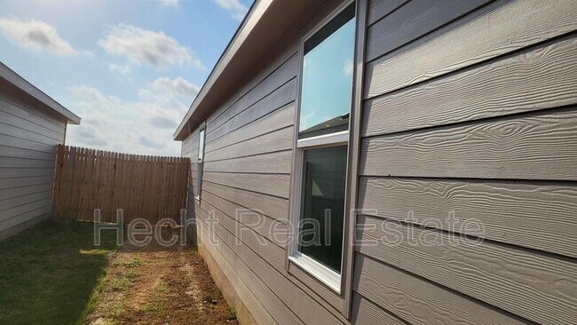Building Photo - 9137 Navarro Vis